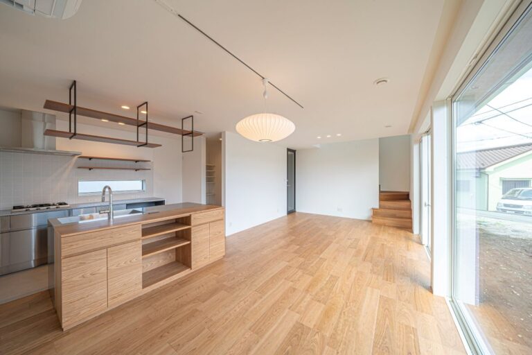 暮らしを整える、洗練された動線の家