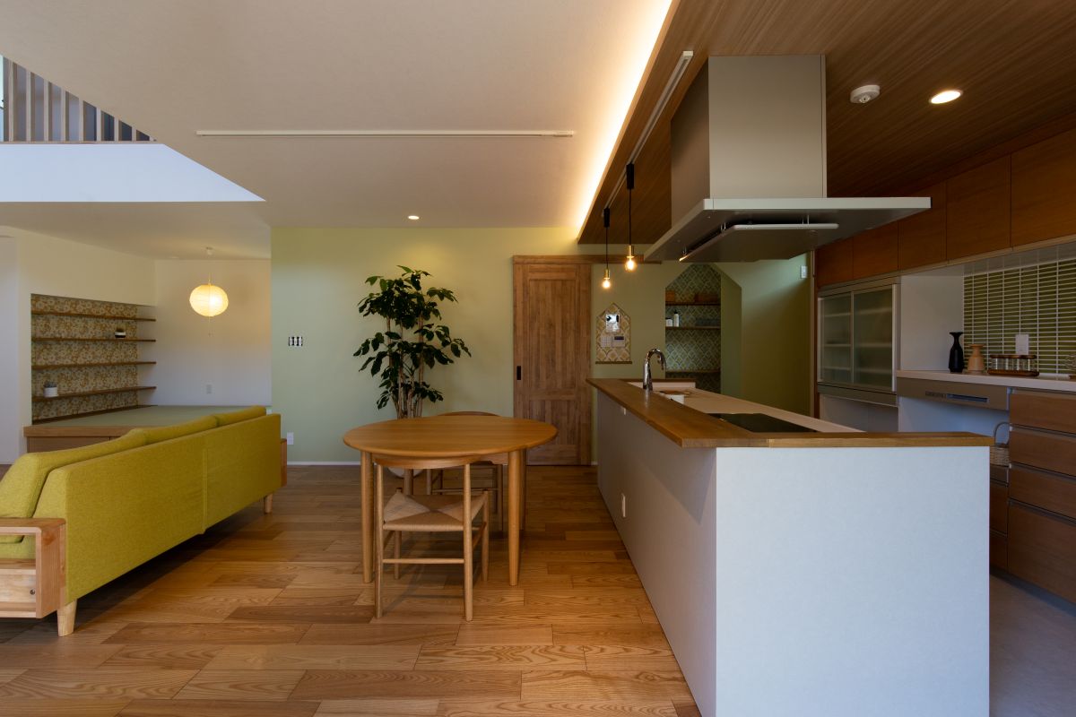 開放感と家族の気配を感じられる家