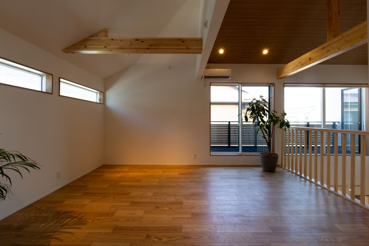 開放感と家族の気配を感じられる家