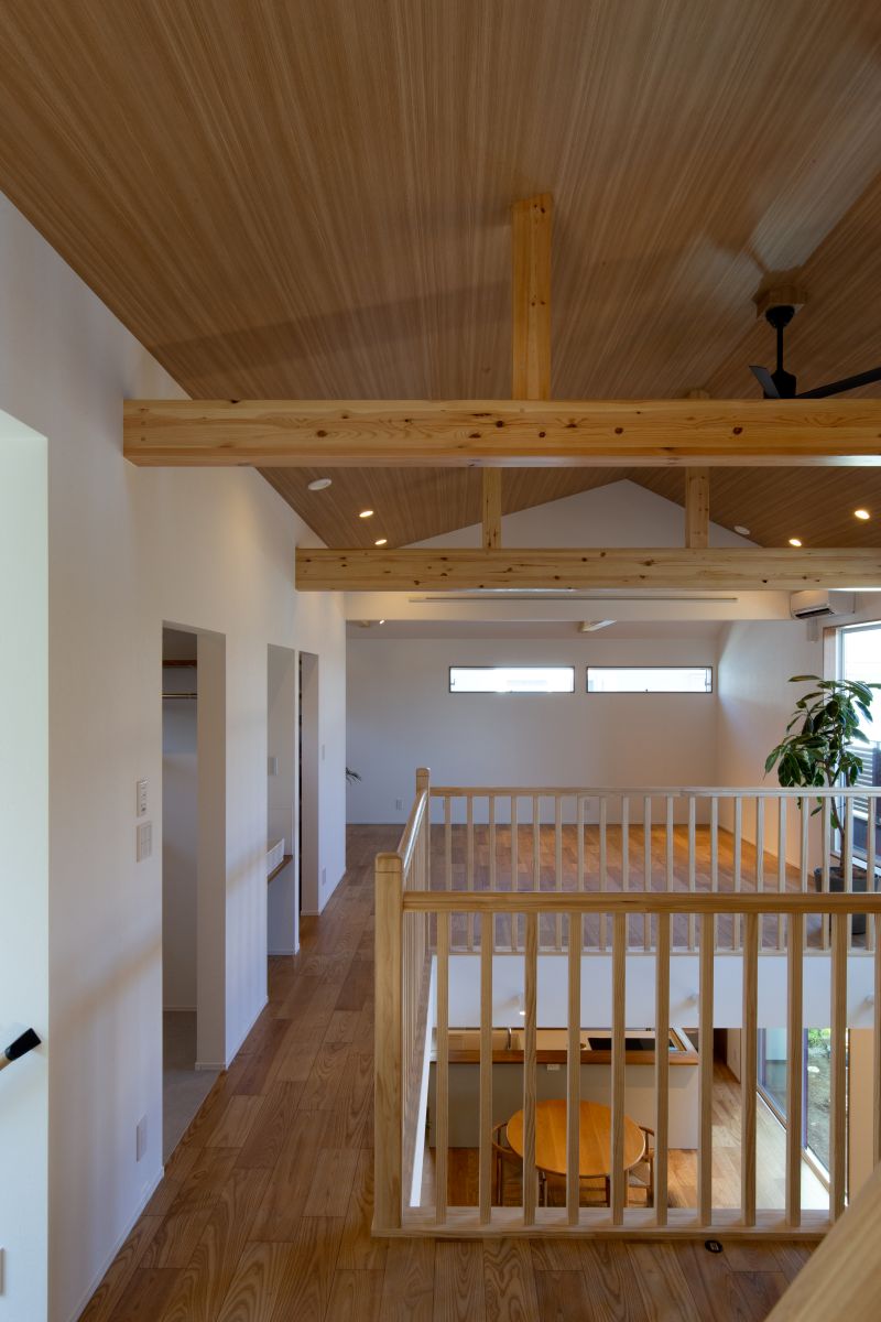 開放感と家族の気配を感じられる家