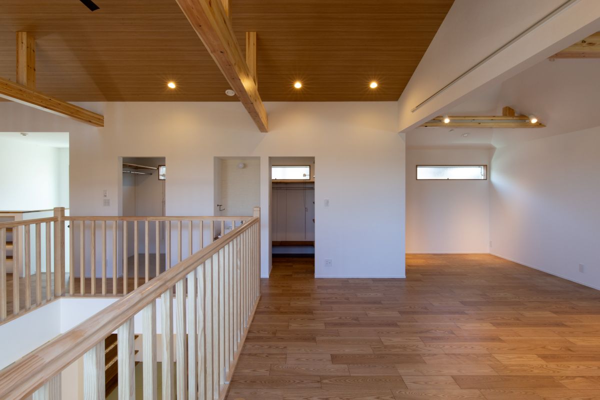 開放感と家族の気配を感じられる家